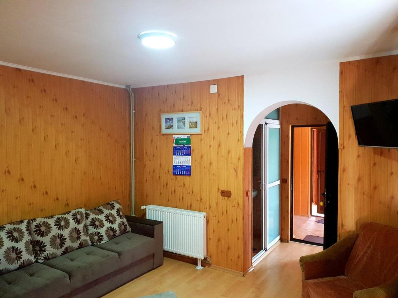 Pensiunea Valea Negrasului Trăisteni Esterno foto